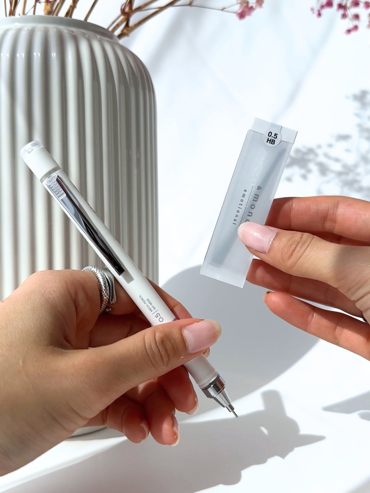 HB 0.5mm mechanical pencil lead refill white aesthetic Japanese stationery Tombow Monograph Grip mechanical pencil ivory