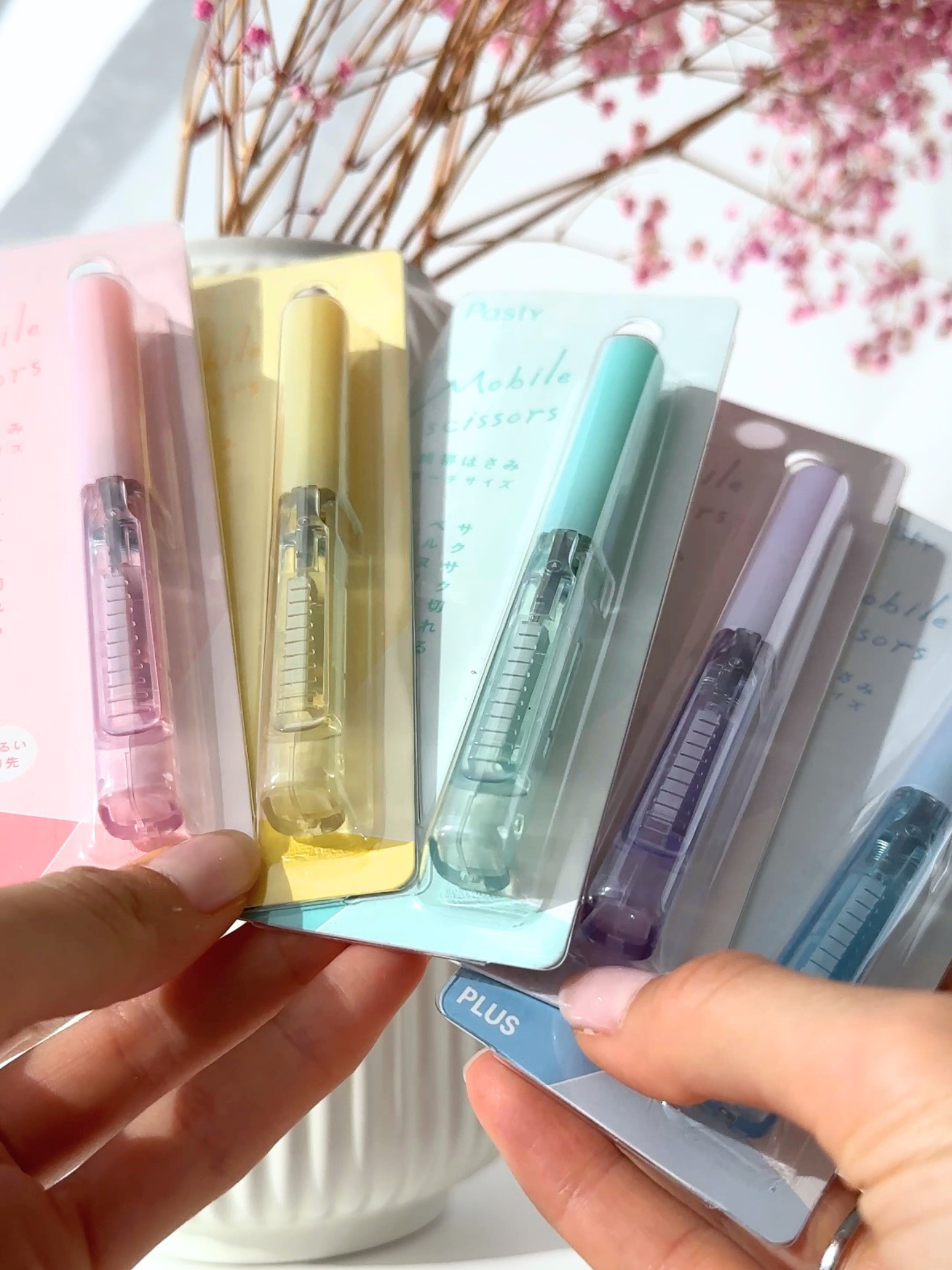 pastel mobile scissors compact aesthetic stationery portable cutting tool colors