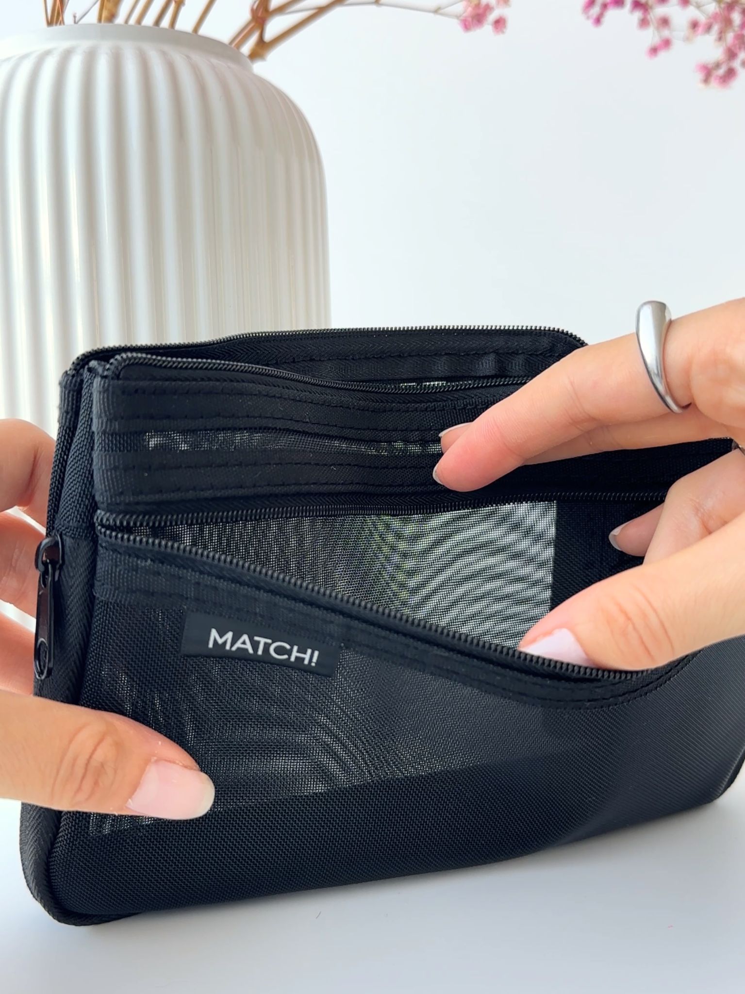 black mesh pen case expandable Japanese stationery organizer zipper compartment pouch